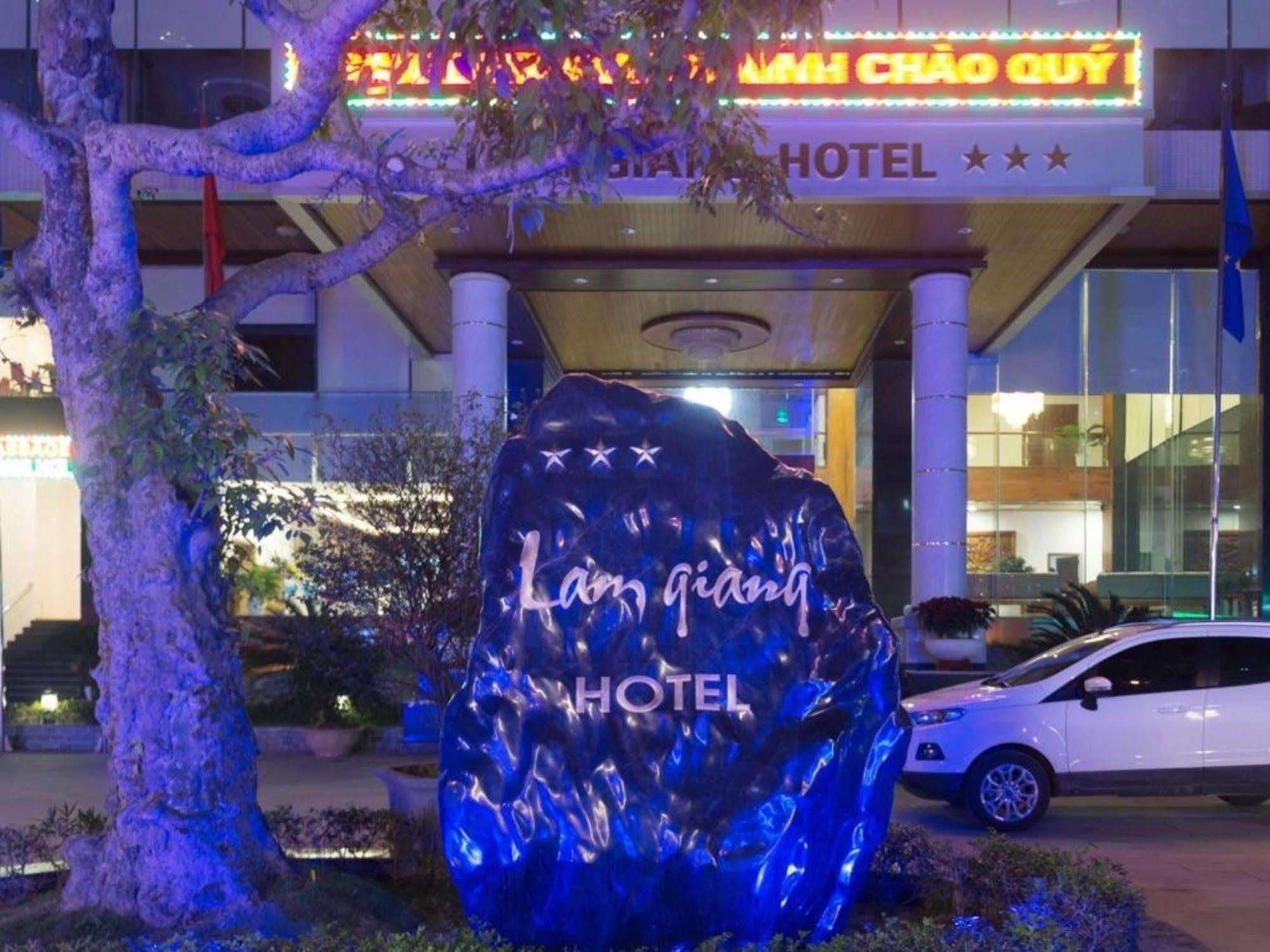 Lam Giang Hotel Vinh Exterior photo
